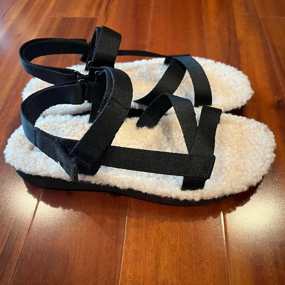 Everlane Teddy Sherpa‎ Sandal ReNew Black Cream Strappy Shoes New Women Size 8